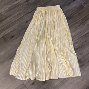 American apparel pleated ankle length skirt